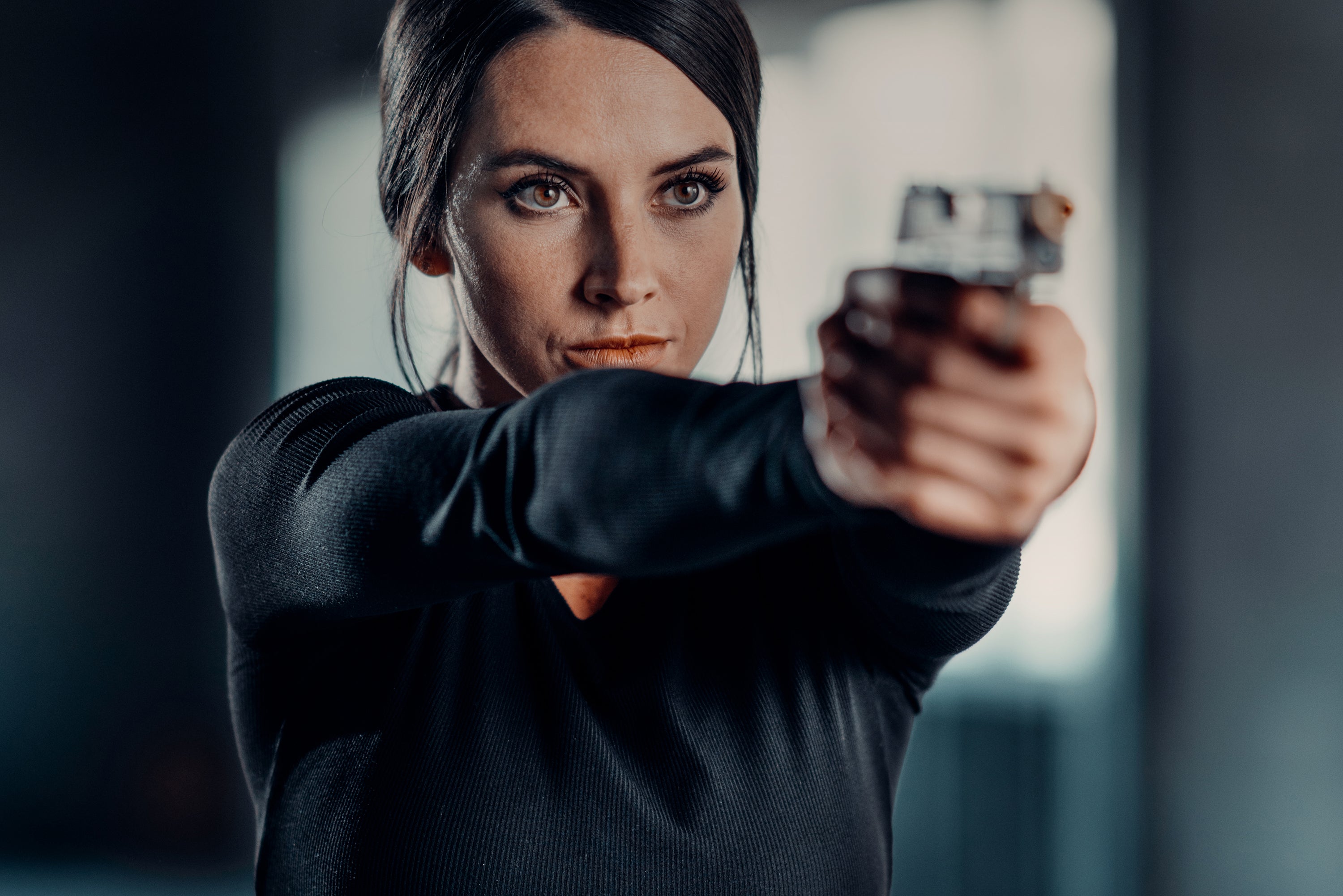 How to Hold a Pistol – Strikeman, image size:3000x2001